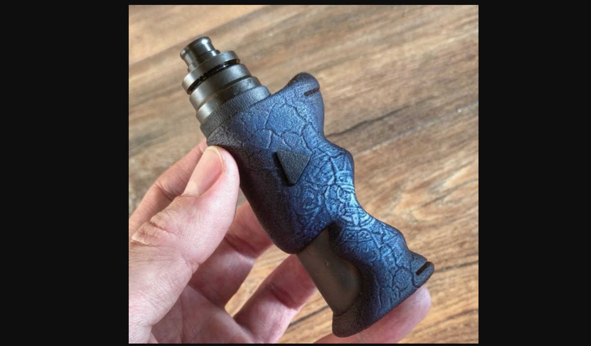 Mini "naked" style squonker from domestic producer. Meet Imago Squnker